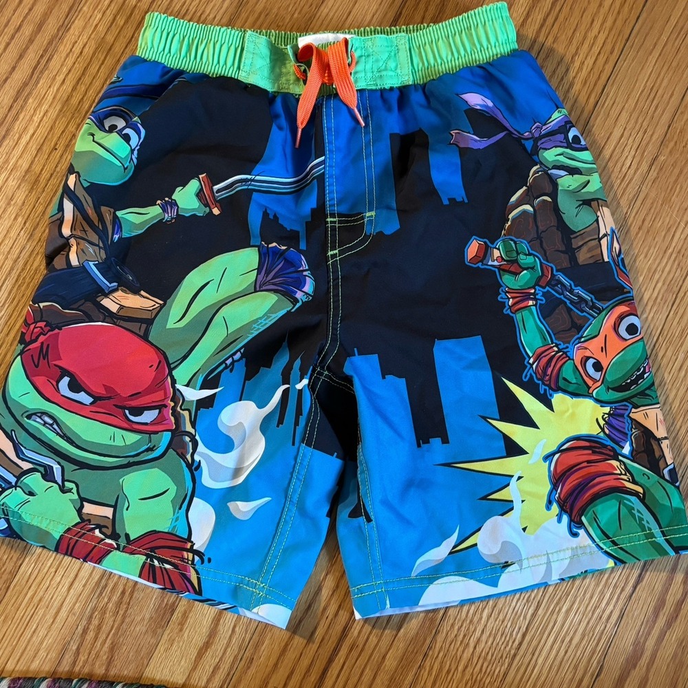 TMNT Teenage Mutant Ninja Turtles  Kids Swimtrunks Size 10/12 Mutant‎ Mayhem